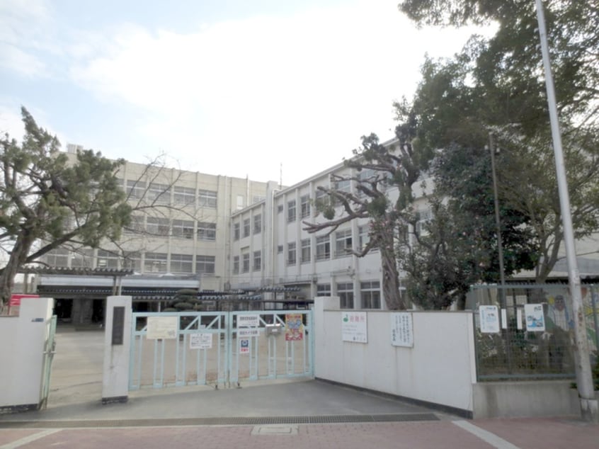 錦小学校(小学校)まで469m アム－ルＶＩＳＴＡ