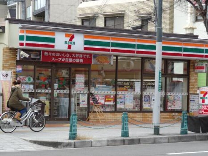 セブンイレブン高槻上田辺町店(コンビニ)まで140m コスミティ高槻