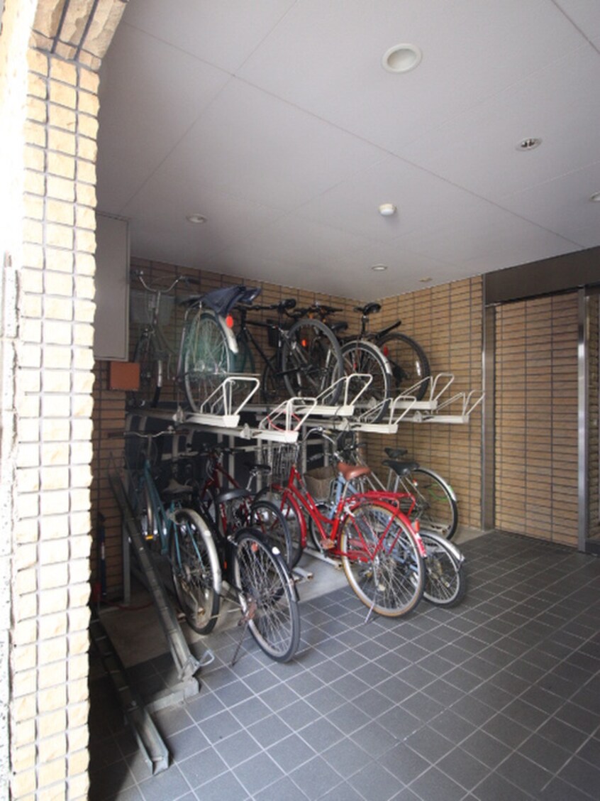 駐輪場 ナニワランド上本町