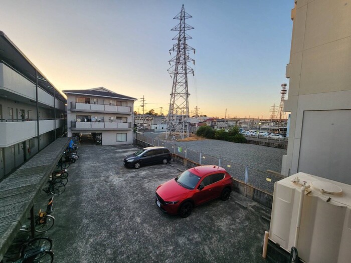 室内からの展望 ﾌｨｰﾙﾄﾞｽﾙｰ司ﾏﾝｼｮﾝ