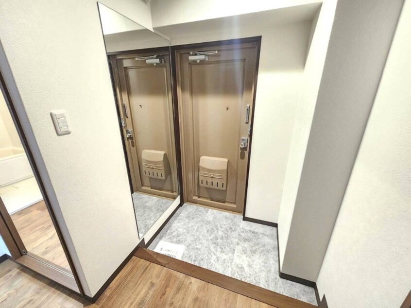 玄関 ﾌｨｰﾙﾄﾞｽﾙｰ司ﾏﾝｼｮﾝ