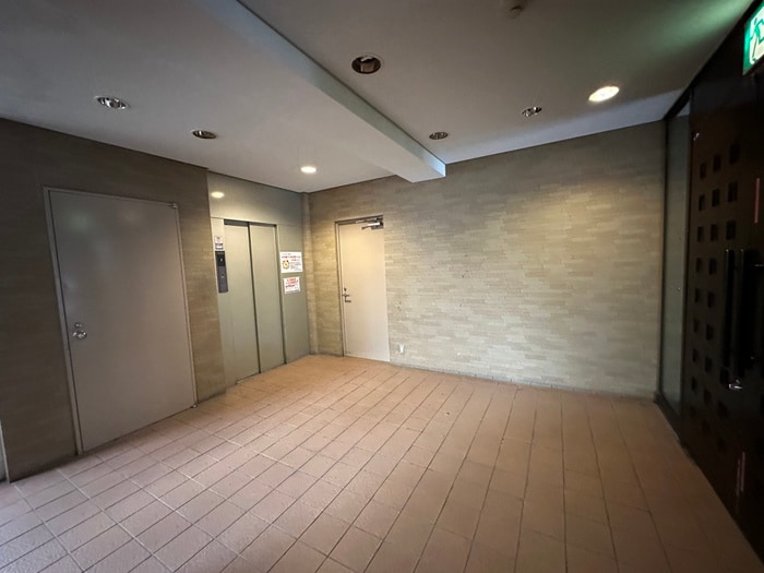 エントランス部分 アルティスタ中津