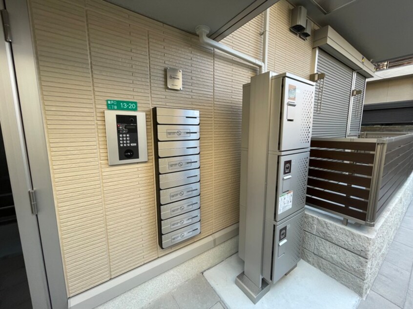 エントランス部分 アドヴァンスライフ平野