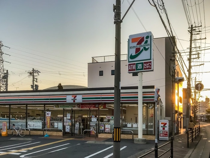 セブンイレブン大阪大桐3丁目店(コンビニ)まで300m スピリッツハイム大桐