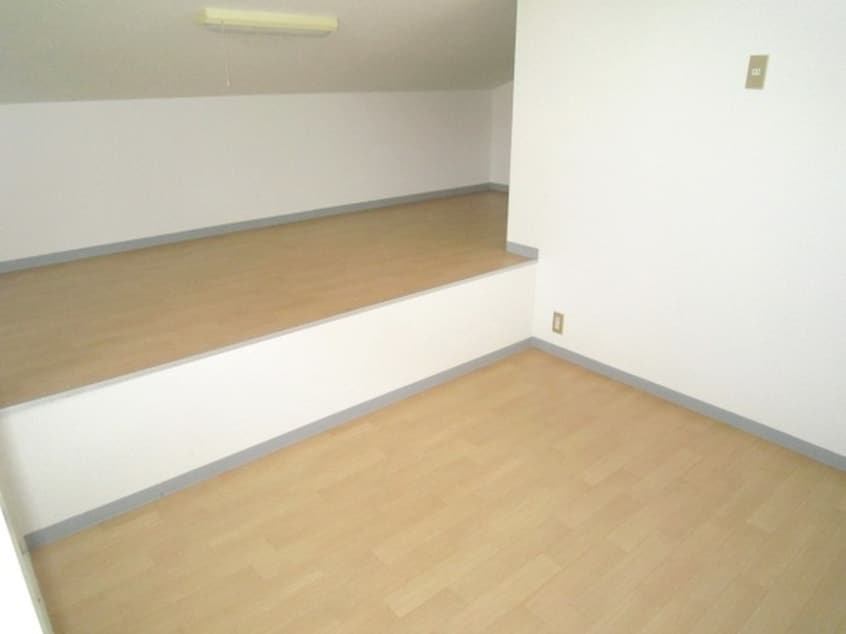 ロフト NOAHS　Apartment　House