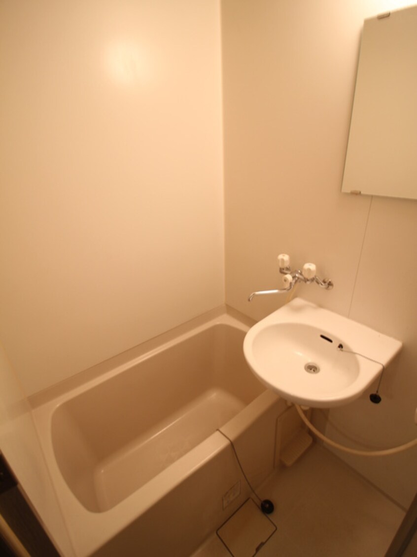 バス／シャワールーム等 ロータリー４５