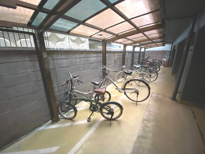駐輪場 マンションフジ