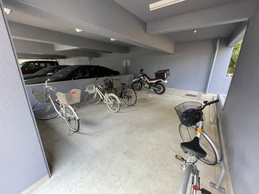 駐輪場 アメニティ長野壱七号棟（204）