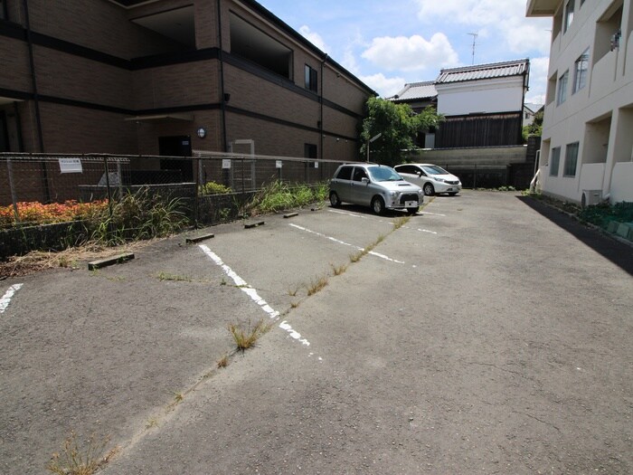 駐車場 マンション桂風