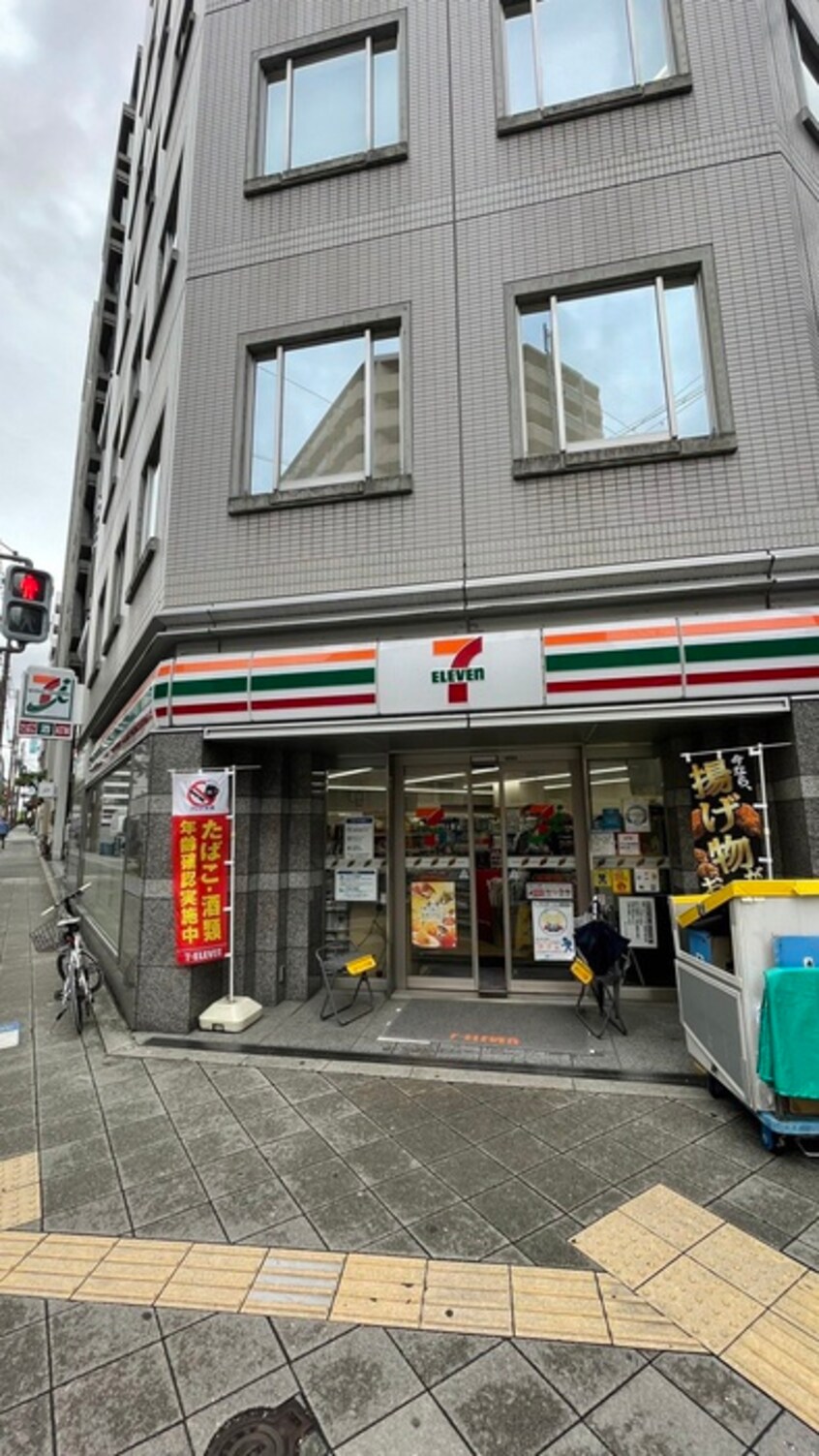 セブンイレブン(コンビニ)まで160m リオ土佐堀