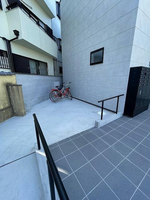 駐輪場 chou chou Nakamiya　EAST　