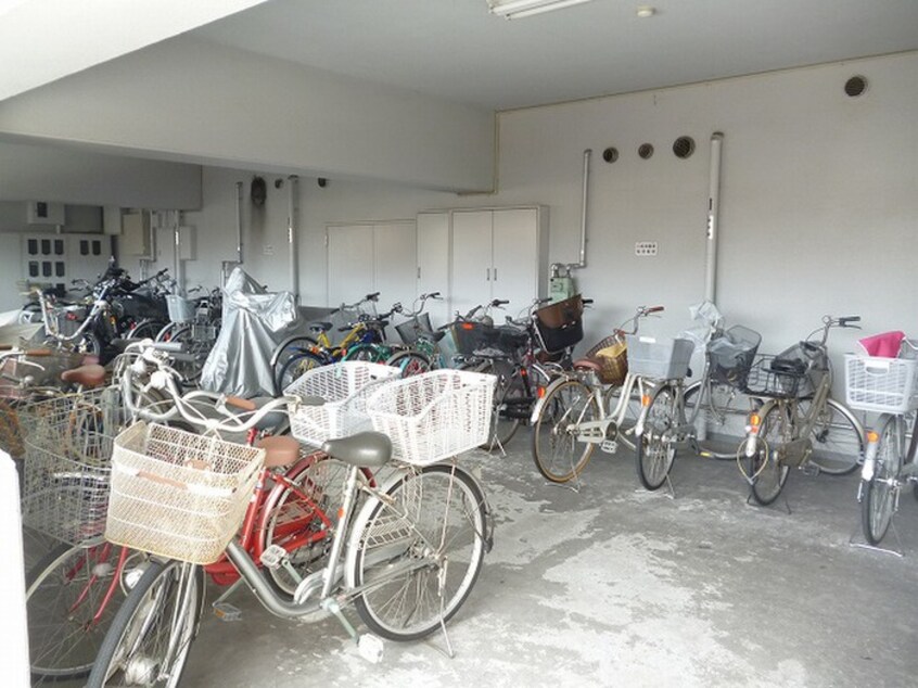 駐輪場 エクセル東加古川壱番館