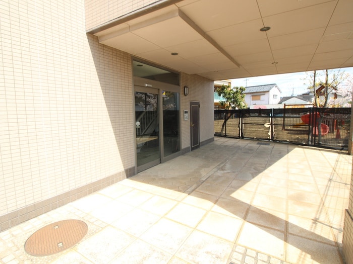 エントランス部分 カワサキアルスタープラザビル