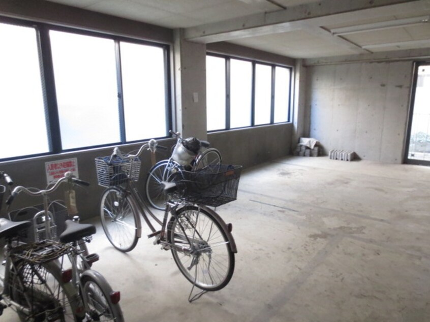 駐輪場 畠山ビル