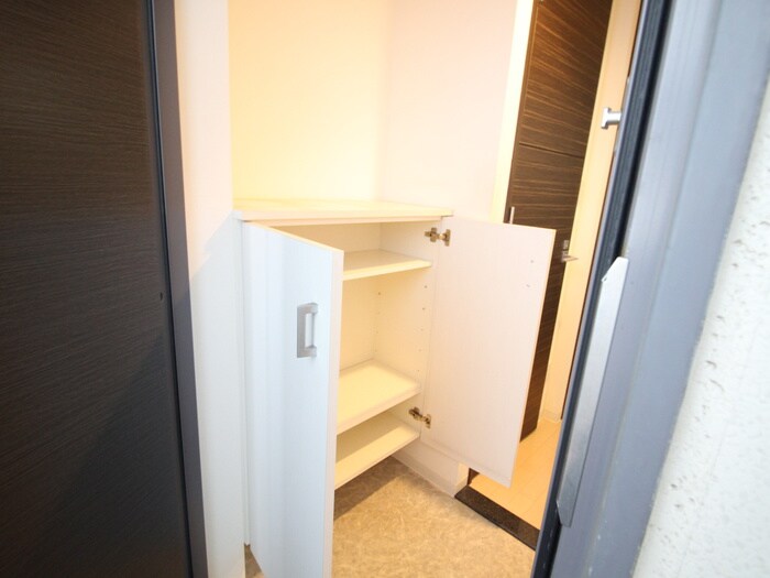 靴箱 ジュネーゼみなと弁天町(505)