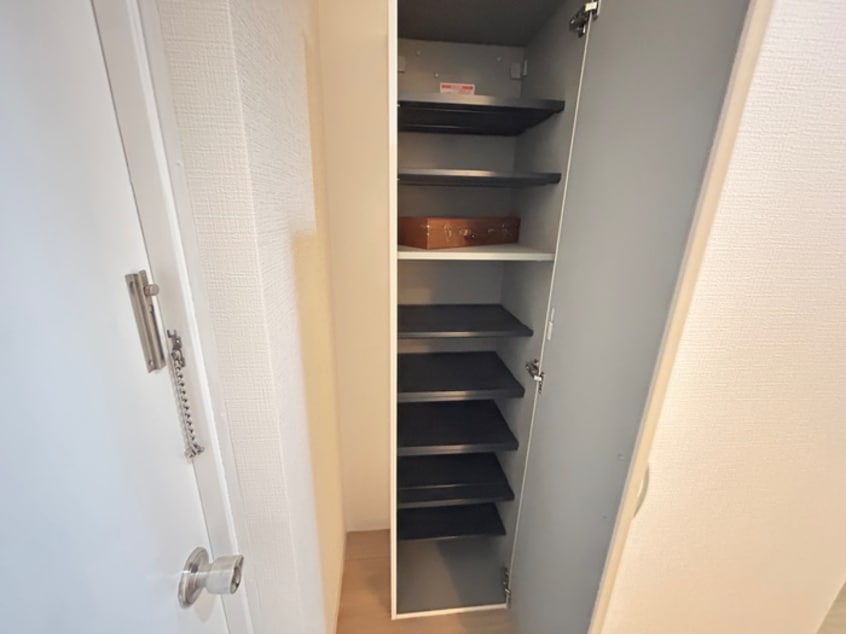 靴箱 兵一鳴尾ビル