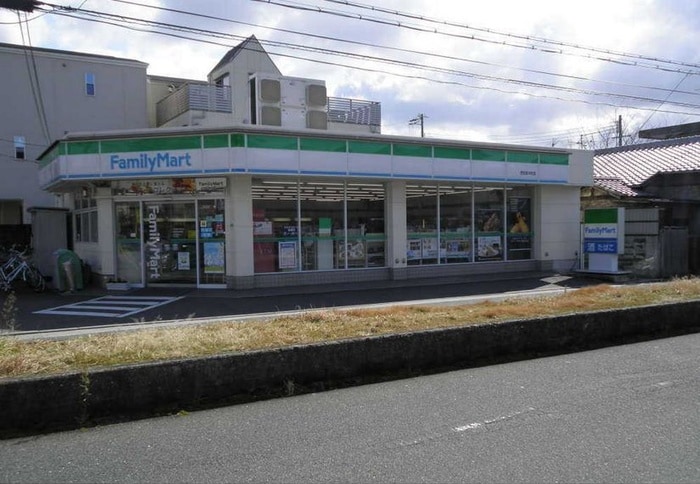 ファミリーマート(コンビニ)まで220m 兵一鳴尾ビル