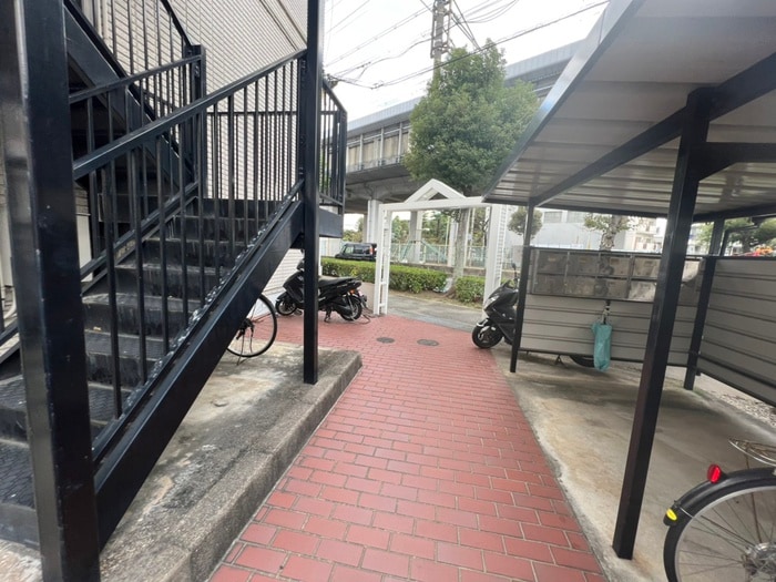 エントランス部分 サニーハイツ