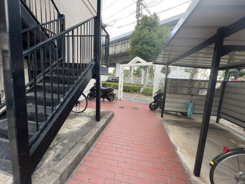エントランス部分 サニーハイツ