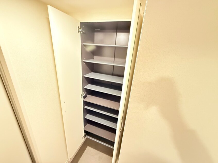 靴箱 アヴェルラ堺