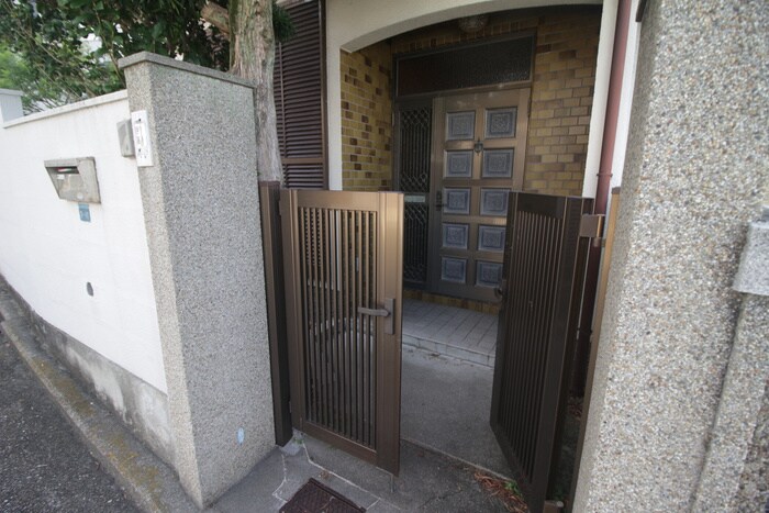 エントランス部分 塩屋町６丁目貸家北