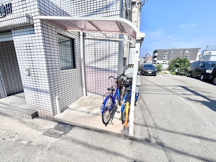 駐輪場 コンフェリア池田