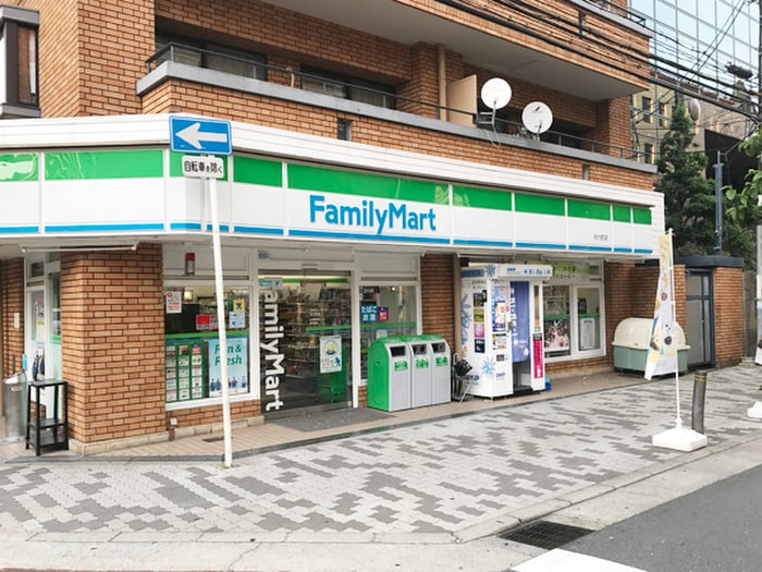 ファミリーマート(コンビニ)まで190m 岡本ビル
