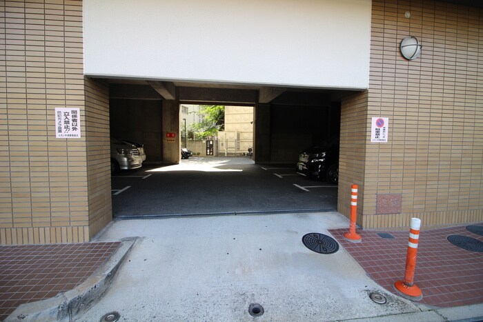 駐車場 ルモン中津（405）