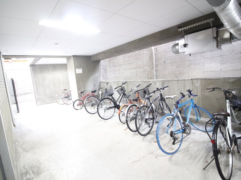 駐輪場 エスティライフ梅田新道(202)