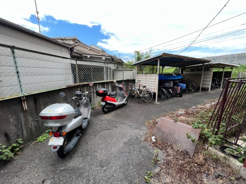 バイク置き場 中川マンション