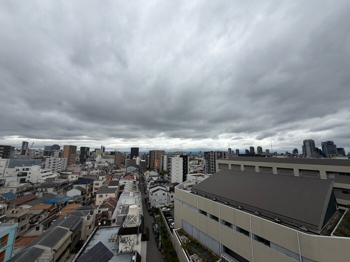 室内からの展望 ディナスティ十三東