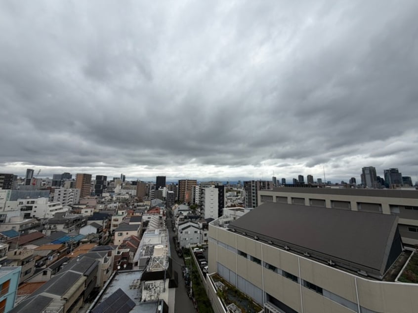 室内からの展望 ディナスティ十三東