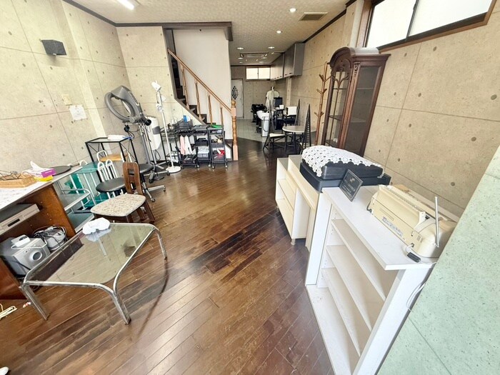 居室 久世里ノ西店舗付き住宅