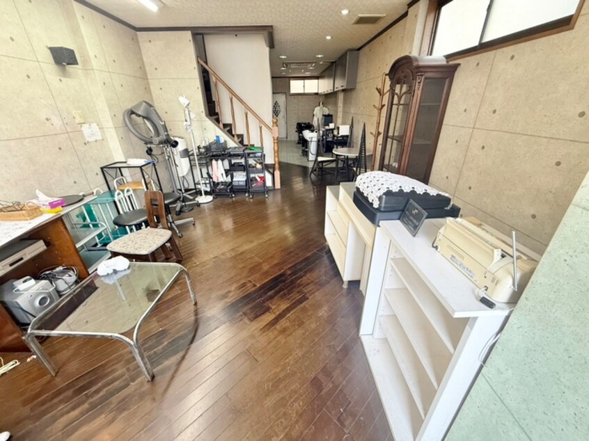 居室 久世里ノ西店舗付き住宅