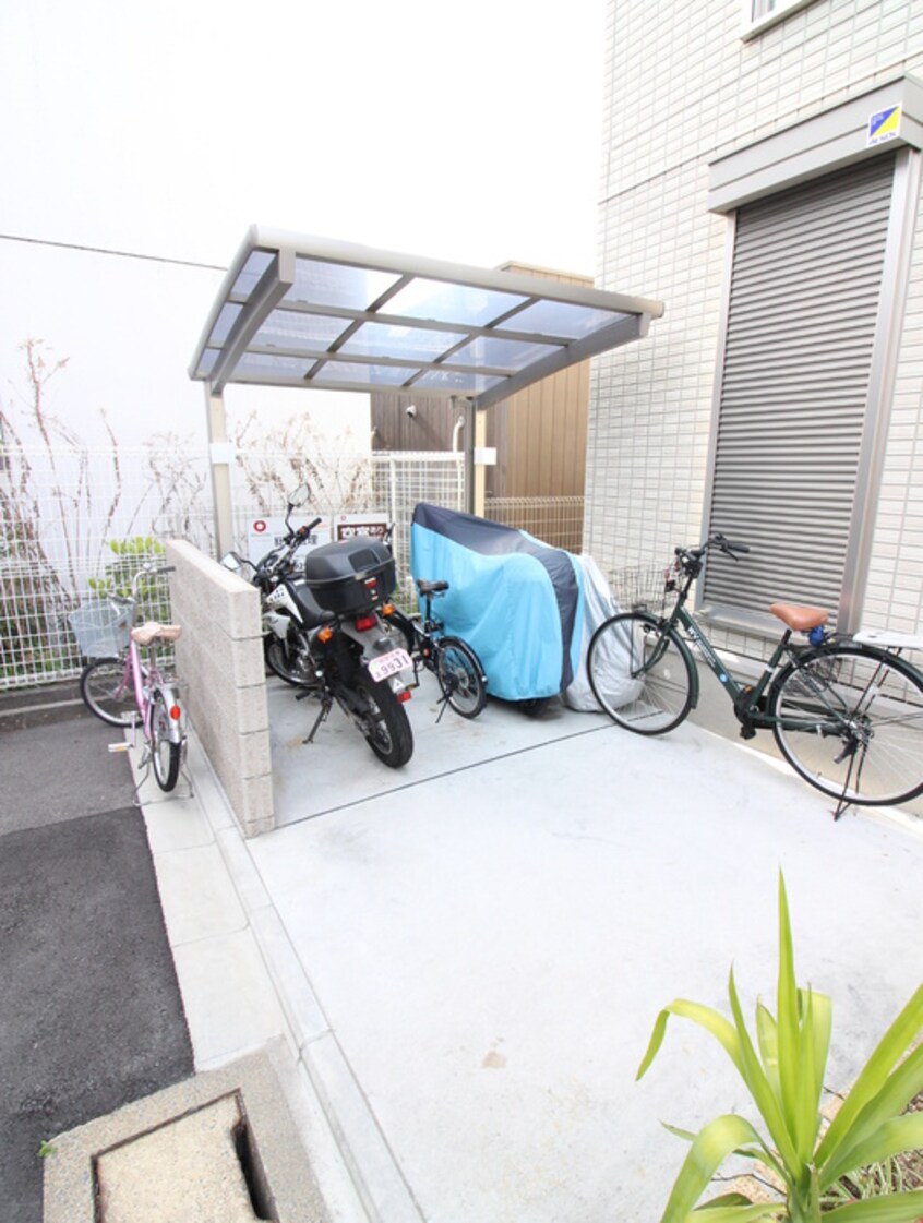 駐輪場 白井ハイツ