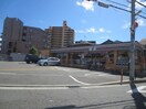 セブンイレブン栄町店(コンビニ)まで1100m UNOハイツA