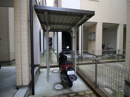 バイク置き場