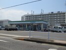 ファミリーマート(コンビニ)まで395m ＳＵＮＰＬＡＺＡ忠岡