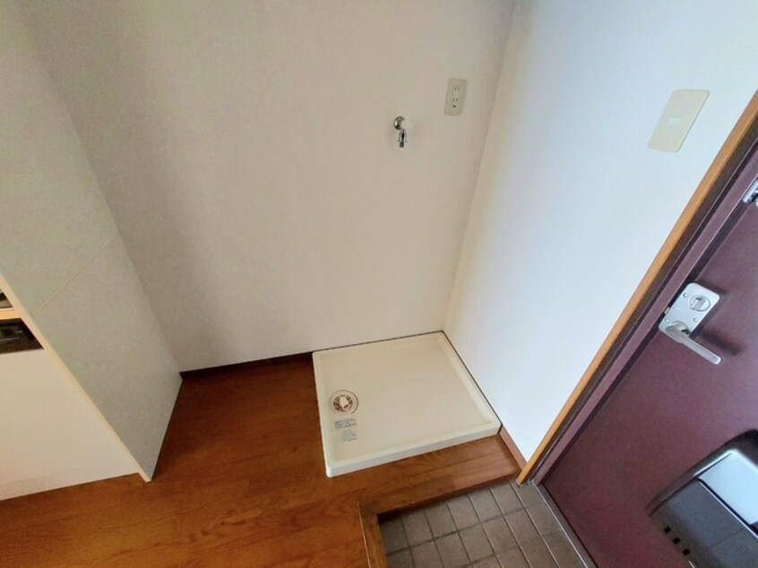 洗濯機置場 ロイヤルコ－ト神戸岡本