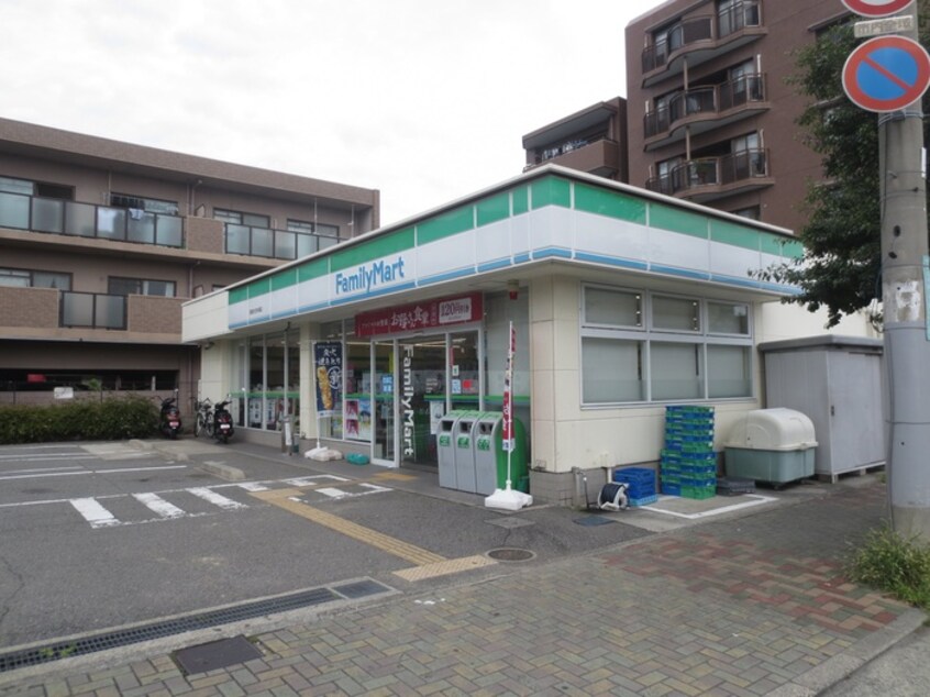 ファミリーマート(コンビニ)まで170m オ－キッド武庫川