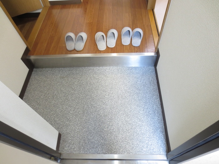 玄関 ウエストフィールド里中