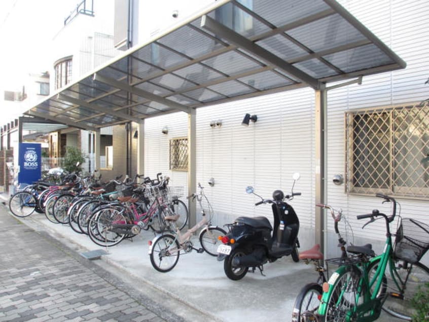 駐輪場 リュストル平野