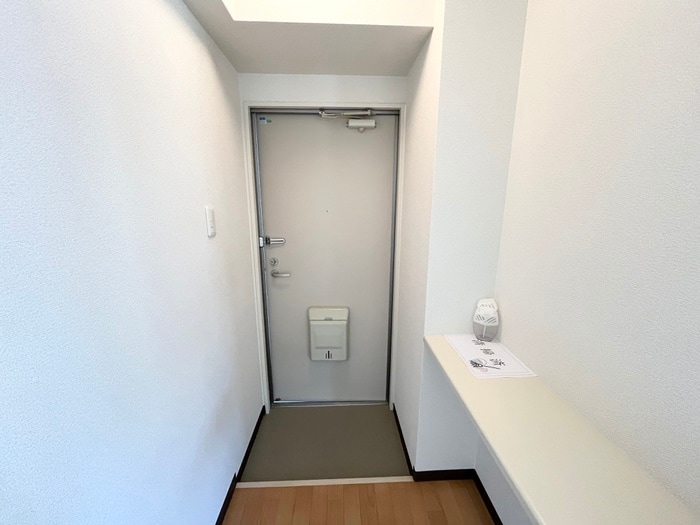 玄関 リュストル平野