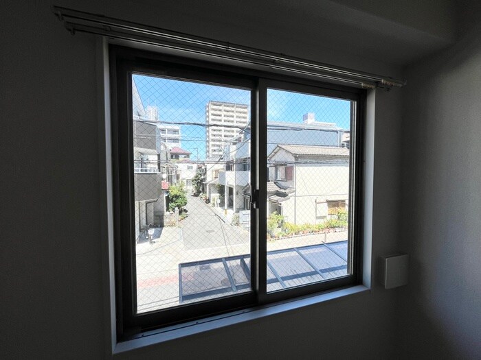 室内からの展望 リュストル平野