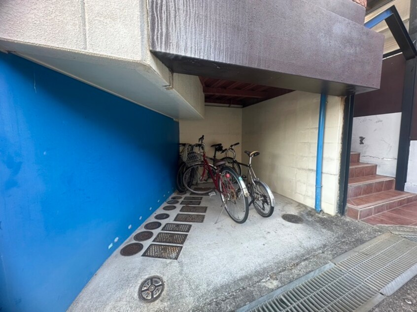 駐輪場 アムール親王塚