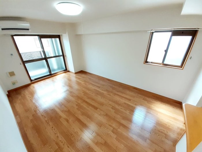 居室 コン・タント・アモ－レ