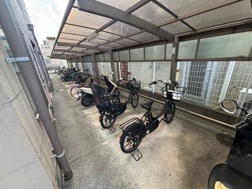 駐輪場 プリムロ－ズ八戸ノ里