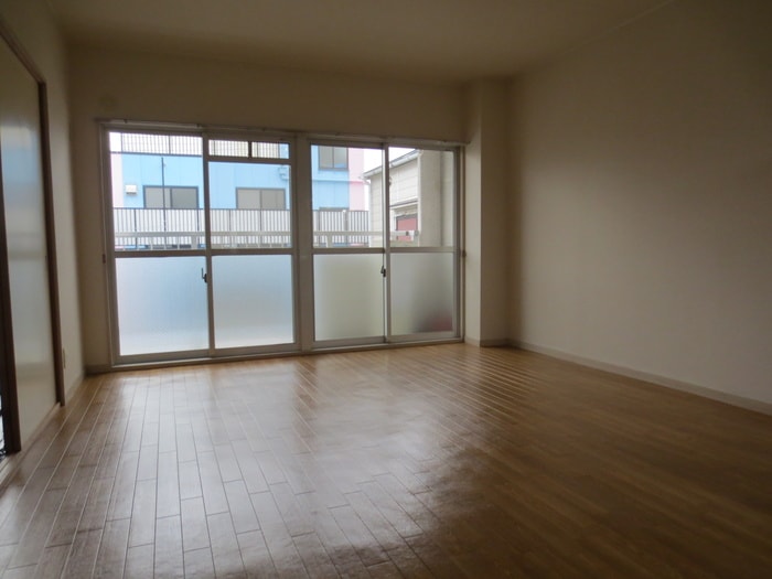 内観写真 ロイヤルクレール