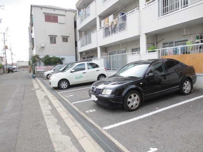 駐車場 ロイヤルクレール