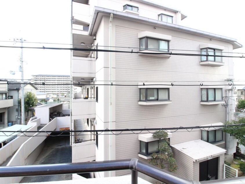 室内からの展望 アネスティ千里丘１号館